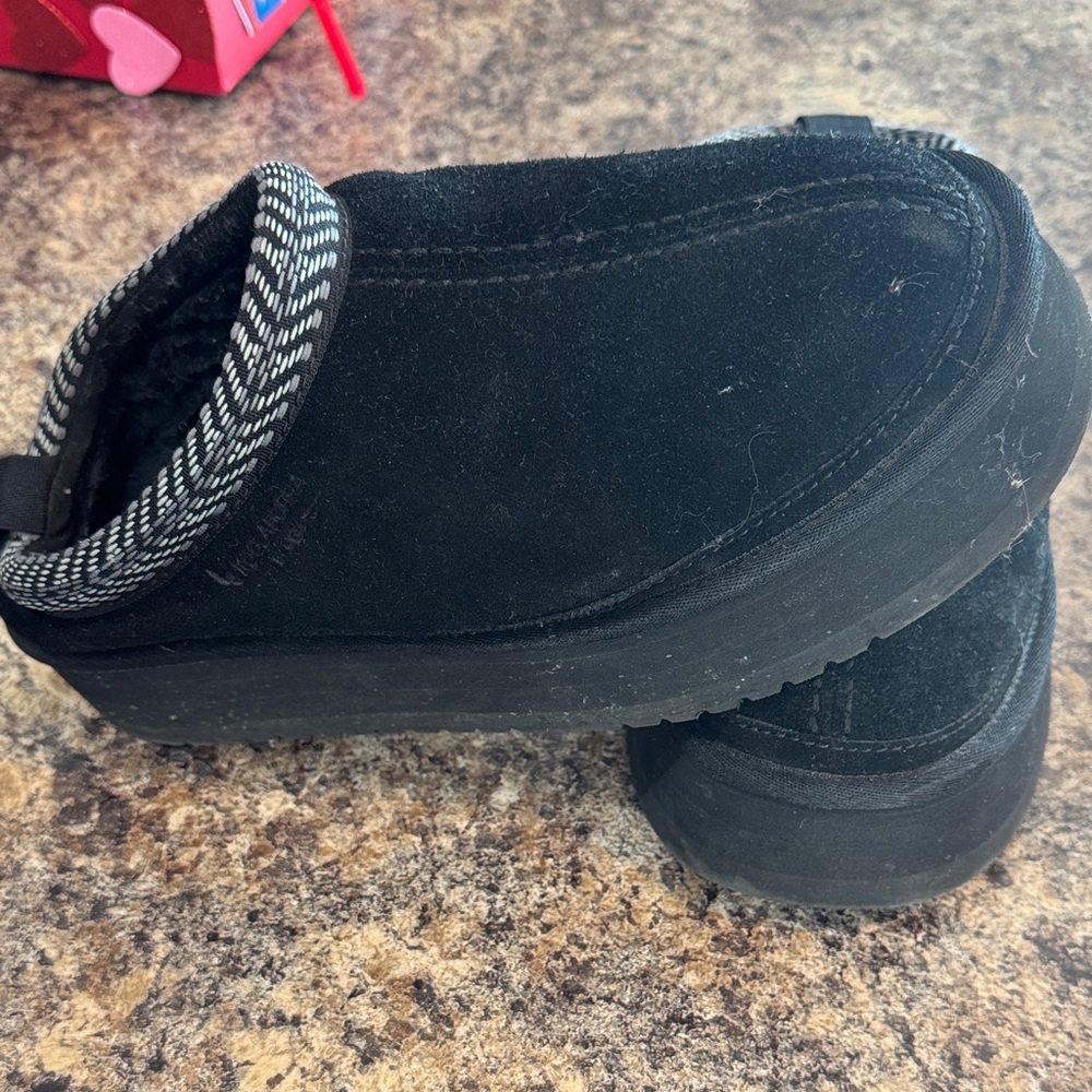 Ugg Koolaburra Tasman Burree platform slipper shoes size 8 Black